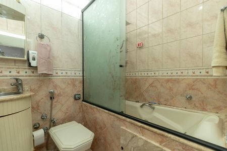 Banheiro Social de casa para alugar com 4 quartos, 376m² em Vila Carrão, São Paulo