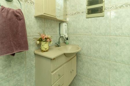 Casa para alugar com 376m², 4 quartos e sem vaga Casa para alugar com 376m², 4 quartos e sem vagaBanheiro de serviço