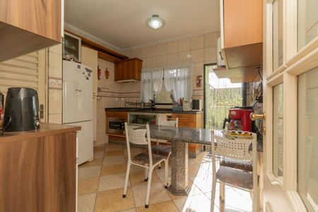 Casa para alugar com 376m², 4 quartos e sem vaga Casa para alugar com 376m², 4 quartos e sem vagaCozinha