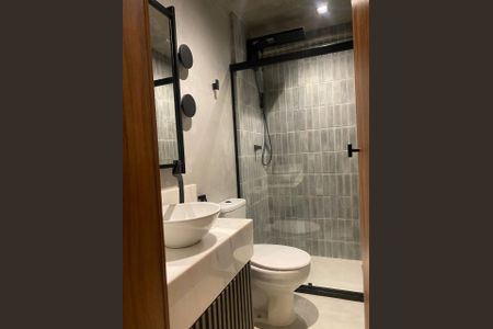 Banheiro de apartamento para alugar com 1 quarto, 21m² em Barra, Salvador