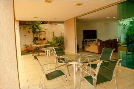 Quintal de casa de condomínio à venda com 5 quartos, 280m² em Loteamento Portal do Sol I, Goiânia