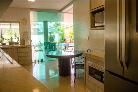 Cozinha de casa de condomínio à venda com 5 quartos, 280m² em Loteamento Portal do Sol I, Goiânia