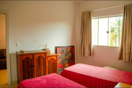 Casa de condomínio à venda com 280m², 5 quartos e 4 vagas Casa de condomínio à venda com 280m², 5 quartos e 4 vagasSuíte 1