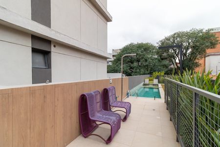 Apartamento para alugar com 36m², 1 quarto e sem vaga Apartamento para alugar com 36m², 1 quarto e sem vagaÁrea comum - Piscina