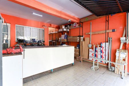 Garagem de casa à venda com 3 quartos, 118m² em Vila Vitorio Mazzei, São Paulo