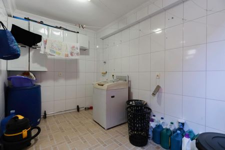 Área de serviço de casa à venda com 3 quartos, 118m² em Vila Vitorio Mazzei, São Paulo