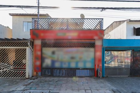 Fachada de casa à venda com 3 quartos, 118m² em Vila Vitorio Mazzei, São Paulo