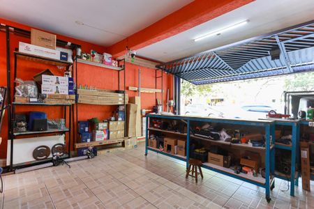Garagem de casa à venda com 3 quartos, 118m² em Vila Vitorio Mazzei, São Paulo