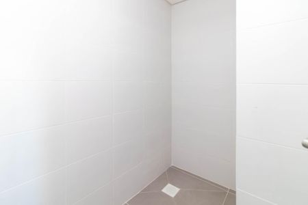 Apartamento à venda com 56m², 2 quartos e 1 vaga Apartamento à venda com 56m², 2 quartos e 1 vagaBanheiro do Quarto 2