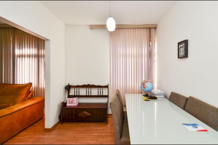 Apartamento à venda com 65m², 3 quartos e sem vaga Apartamento à venda com 65m², 3 quartos e sem vagaSala de Jantar
