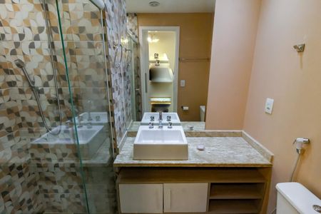 Apartamento para alugar com 71m², 2 quartos e 1 vaga Apartamento para alugar com 71m², 2 quartos e 1 vagaBanheiro