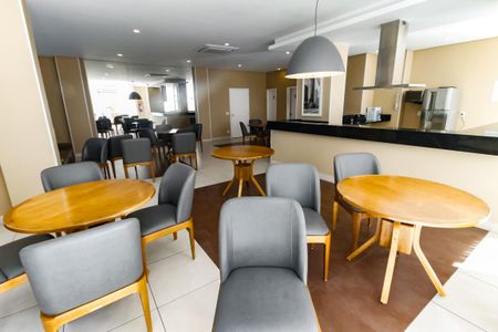 Apartamento para alugar com 71m², 2 quartos e 1 vaga Apartamento para alugar com 71m², 2 quartos e 1 vagaÁrea comum - Salão de festas
