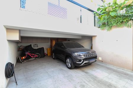 Garagem de casa à venda com 3 quartos, 430m² em Cândida Ferreira, Contagem