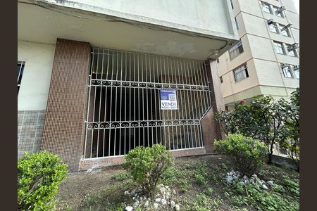 Apartamento à venda com 60m², 2 quartos e 1 vagaFachada + placa