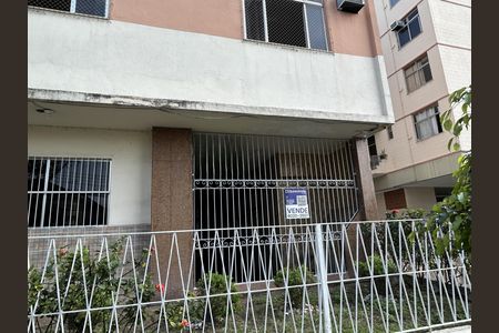 Apartamento à venda com 60m², 2 quartos e 1 vagaFachada + placa