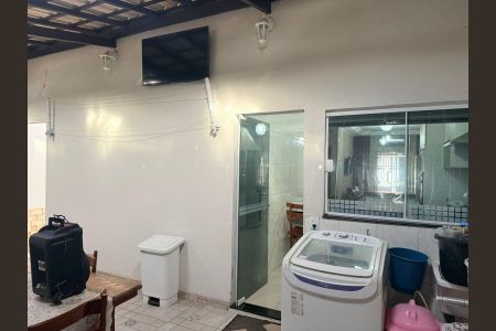 Casa à venda com 126m², 2 quartos e 3 vagas
