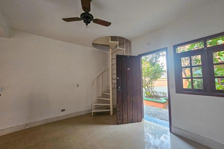 Casa de condomínio para alugar com 58m², 2 quartos e 1 vaga