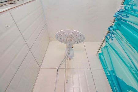 Banheiro de apartamento para alugar com 1 quarto, 48m² em Rubem Berta, Porto Alegre