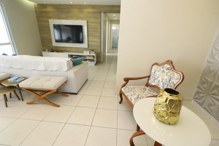 Apartamento para alugar com 130m², 3 quartos e 2 vagas Apartamento para alugar com 130m², 3 quartos e 2 vagasSala