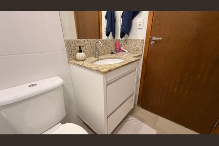 Apartamento à venda com 65m², 2 quartos e 1 vagaBanheiro Corredor