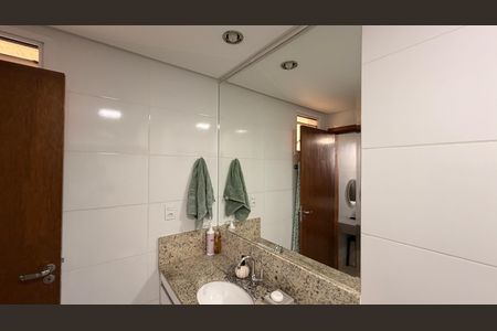 Apartamento à venda com 65m², 2 quartos e 1 vagaBanheiro da Suíte