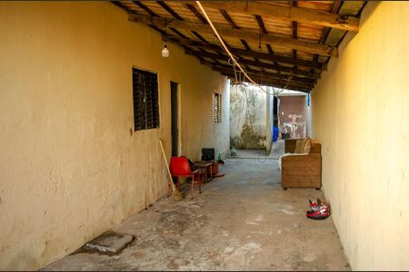 Garagem de casa à venda com 3 quartos, 90m² em Jardim Dom Fernando Ii, Goiânia