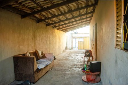 Garagem de casa à venda com 3 quartos, 90m² em Jardim Dom Fernando Ii, Goiânia