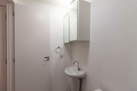 Apartamento para alugar com 35m², 1 quarto e sem vaga Apartamento para alugar com 35m², 1 quarto e sem vagaBanheiro da Suíte