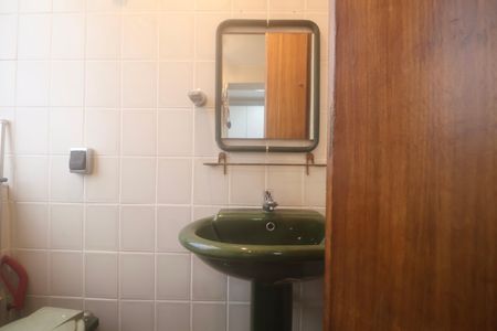 Banheiro de serviço de apartamento para alugar com 3 quartos, 100m² em Loteamento Joao Batista Juliao, Guarujá