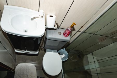 Banheiro Social de casa para alugar com 2 quartos, 45m² em Tupi, Belo Horizonte