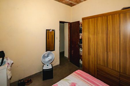Quarto 1 de casa para alugar com 2 quartos, 45m² em Tupi, Belo Horizonte