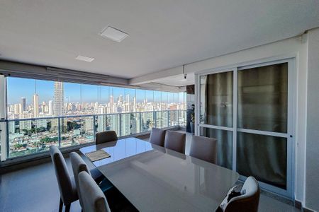 Apartamento à venda com 164m², 3 quartos e 4 vagasVaranda