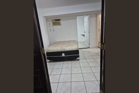 Quarto de casa para alugar com 1 quarto, 34m² em Jaguaribe, Salvador