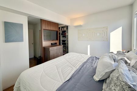 Apartamento à venda com 100m², 2 quartos e 3 vagas Apartamento à venda com 100m², 2 quartos e 3 vagasSuite