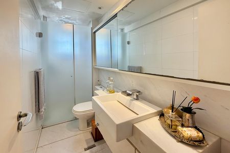 Banheiro da Suíte de apartamento à venda com 2 quartos, 100m² em Sion, Belo Horizonte