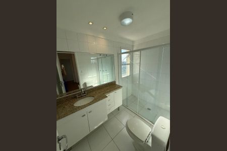 Banheiro de apartamento à venda com 3 quartos, 144m² em Alphaville, Santana de Parnaíba