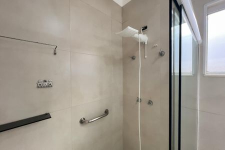 Casa de condomínio para alugar com 527m², 3 quartos e 2 vagasBanheiro da Suíte