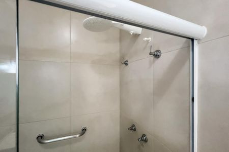 Banheiro de casa de condomínio para alugar com 3 quartos, 527m² em Vila Santana, Valinhos