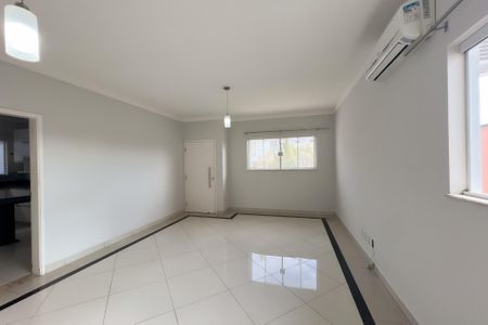 Casa de condomínio para alugar com 527m², 3 quartos e 2 vagasSala