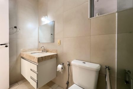 Casa de condomínio para alugar com 527m², 3 quartos e 2 vagasBanheiro