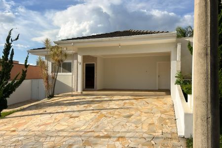 Casa de condomínio para alugar com 527m², 3 quartos e 2 vagasFachada