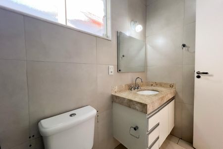 Casa de condomínio para alugar com 527m², 3 quartos e 2 vagasBanheiro da Suíte