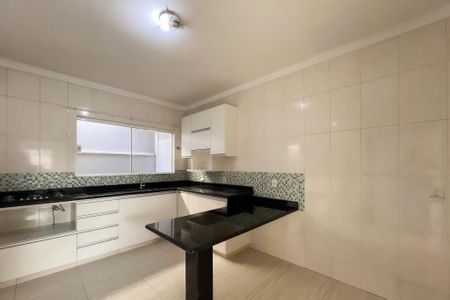 Casa de condomínio para alugar com 527m², 3 quartos e 2 vagasCozinha