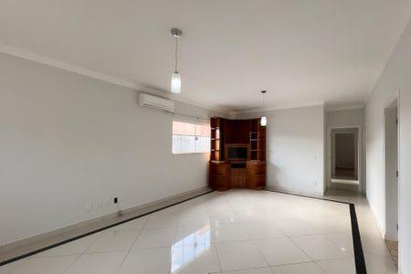 Sala de casa de condomínio para alugar com 3 quartos, 527m² em Vila Santana, Valinhos