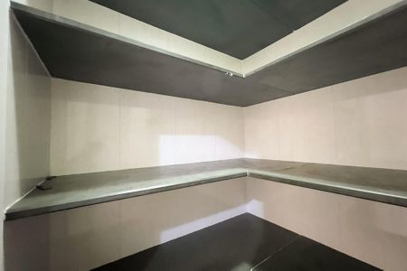 Casa de condomínio para alugar com 527m², 3 quartos e 2 vagasDespensa