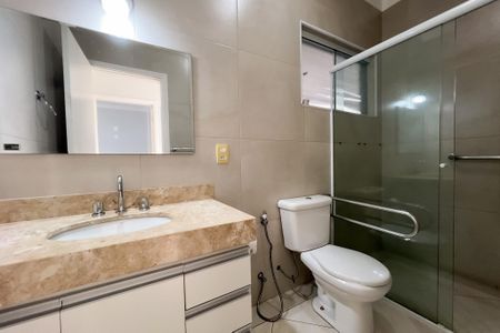 Casa de condomínio para alugar com 527m², 3 quartos e 2 vagasBanheiro