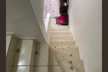 Casa à venda com 147m², 2 quartos e 1 vaga Casa à venda com 147m², 2 quartos e 1 vagaSala 1 - Escada
