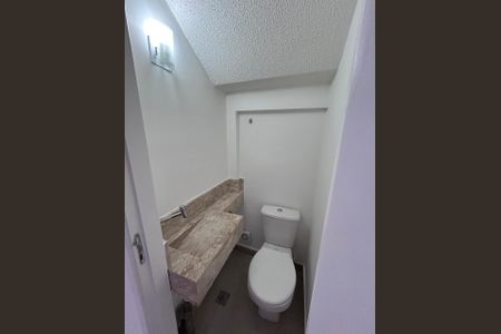 Casa de condomínio para alugar com 75m², 2 quartos e 2 vagas Casa de condomínio para alugar com 75m², 2 quartos e 2 vagasBanheiro