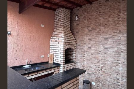 Casa de condomínio para alugar com 75m², 2 quartos e 2 vagas Casa de condomínio para alugar com 75m², 2 quartos e 2 vagasChurrasqueira