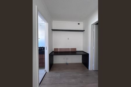 Corredor de casa de condomínio para alugar com 2 quartos, 75m² em Jardim Petropolis, Cotia